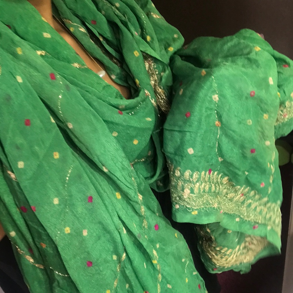 Long scarf